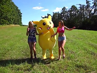 Pika pika - pikachu pokemon khiêu dâm